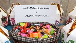 توزیع شکلات در بیمارستان حضرت علی اصغر(ع) به مناسبت ولادت حضرت محمد(ص) و حضرت امام جعفر صادق (ع)